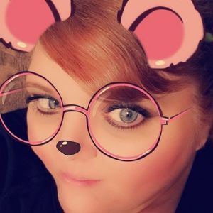 Meet your Posher, Eva